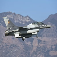 Rumunske zračne snage F-16b blok MLU priprema se za slijetanje. Štampanje postera Daniele Faccioli Stocktrek