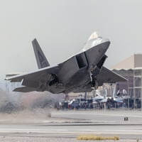 F-Raptor američkog Ratnog vazduhoplovstva lansira iz vazduhoplovne baze Nellis, štampa postera Nevade